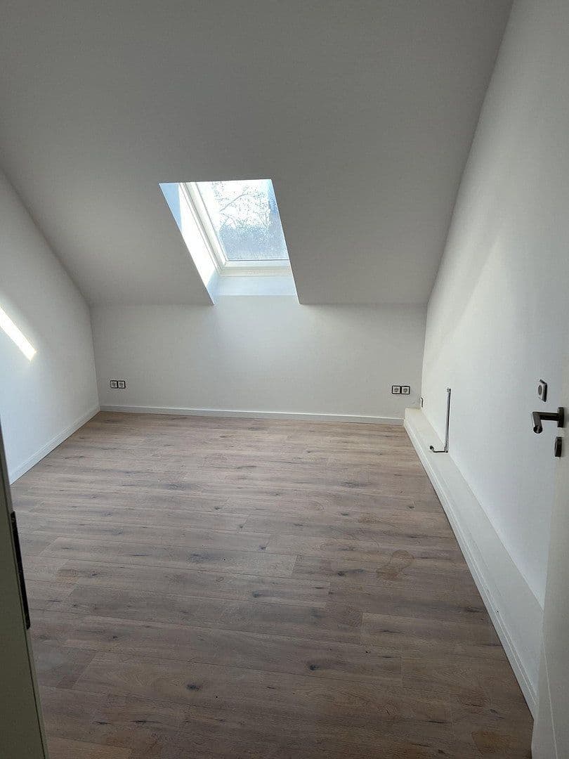 Pronájem bytu 2+1 60 m², Schulenburger Landstr 55, Hannover, Dolní Sasko Pronájem bytu 2+1 60 m², Schulenburger Landstr 55, Hannover, Dolní Sasko