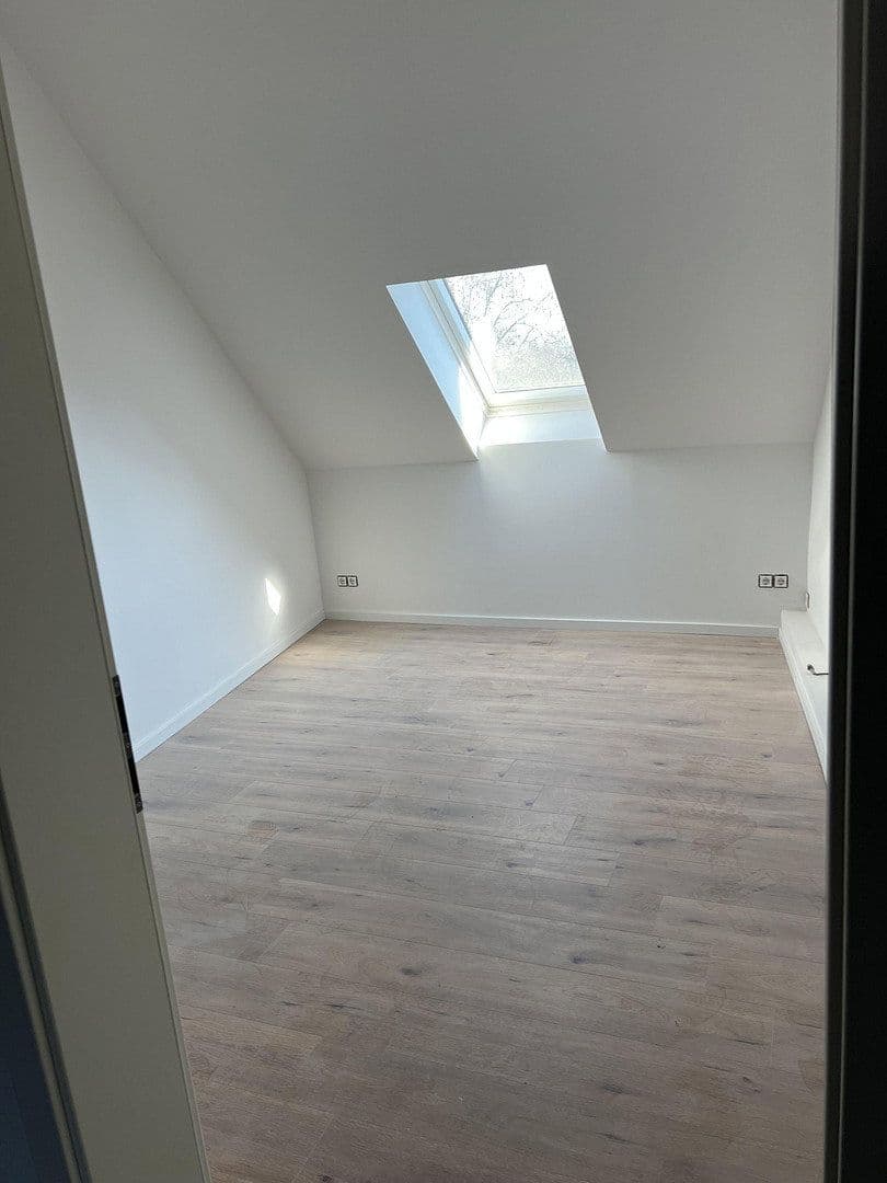 Pronájem bytu 2+1 60 m², Schulenburger Landstr 55, Hannover, Dolní Sasko Pronájem bytu 2+1 60 m², Schulenburger Landstr 55, Hannover, Dolní Sasko