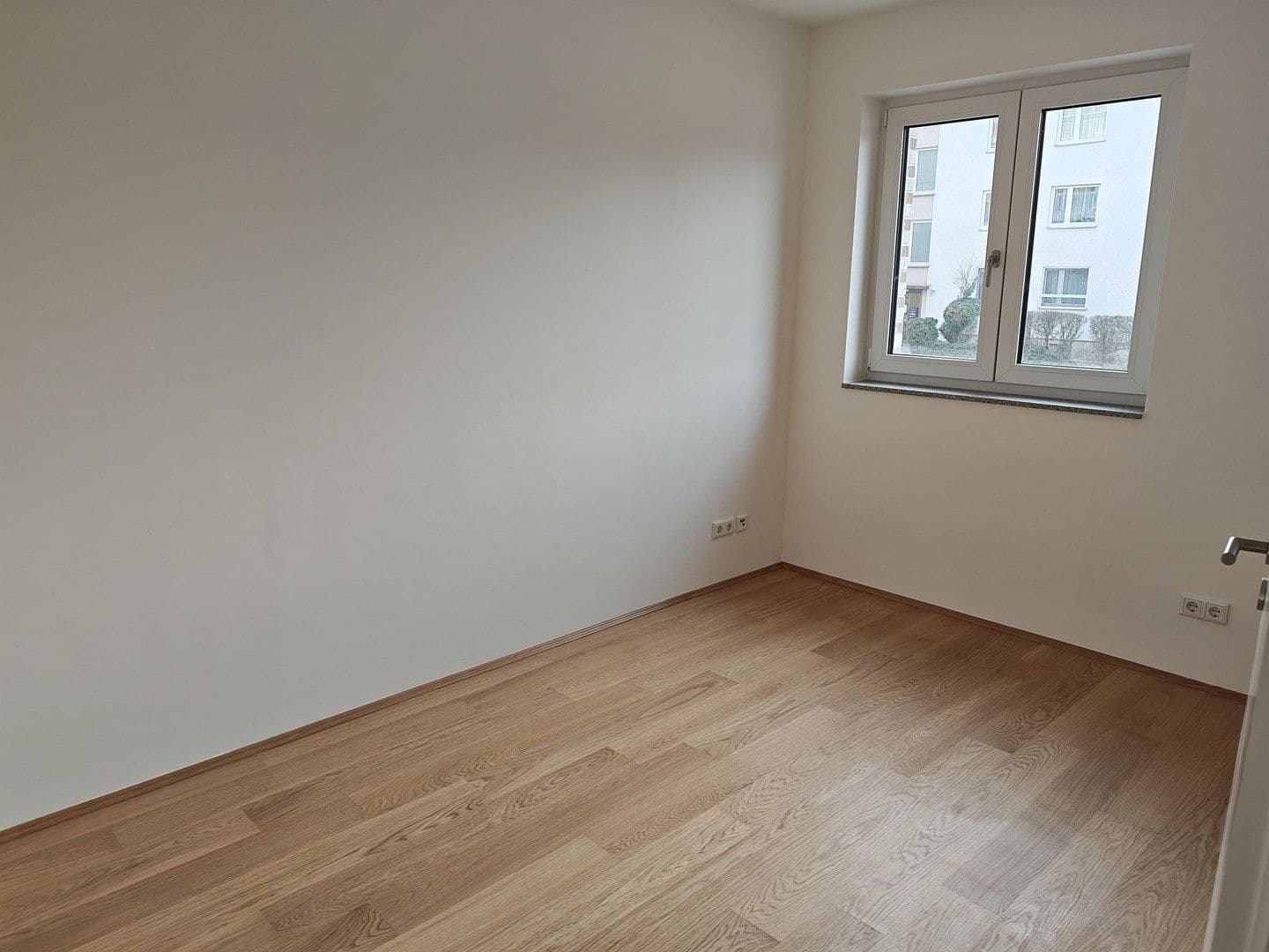 Pronájem bytu 4+1 93 m², Donnersbergring 4, Darmstadt, Hessen Pronájem bytu 4+1 93 m², Donnersbergring 4, Darmstadt, Hessen