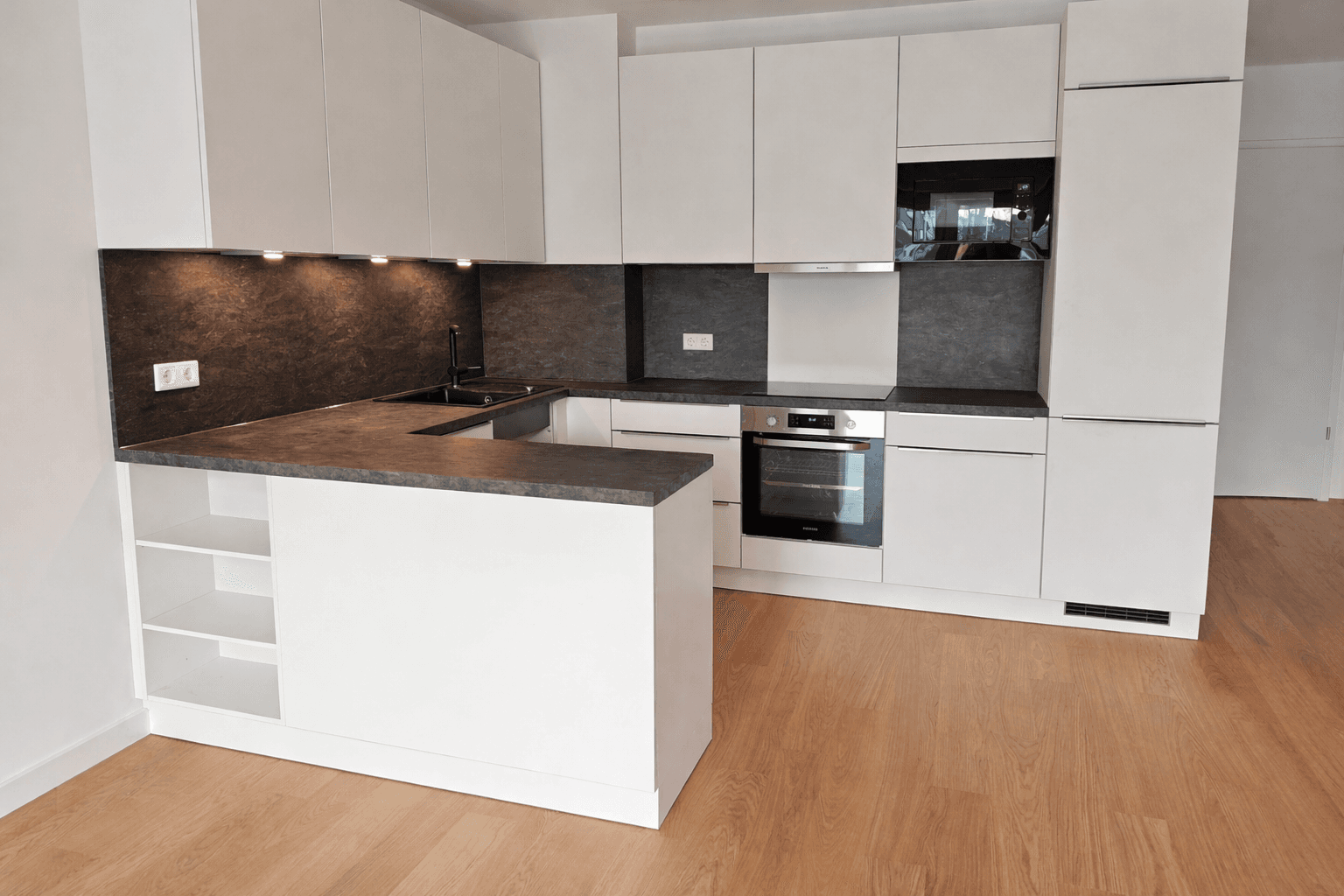 Pronájem bytu 4+1 93 m², Donnersbergring 4, Darmstadt, Hessen Pronájem bytu 4+1 93 m², Donnersbergring 4, Darmstadt, Hessen