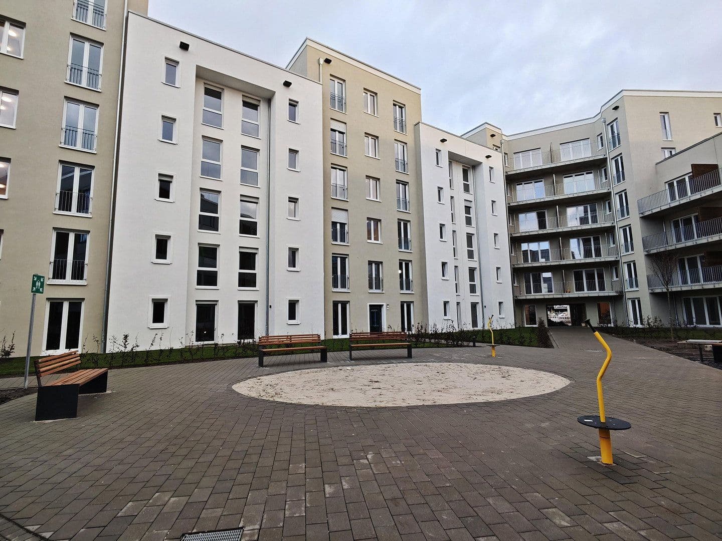 Pronájem bytu 4+1 93 m², Donnersbergring 4, Darmstadt, Hessen Pronájem bytu 4+1 93 m², Donnersbergring 4, Darmstadt, Hessen