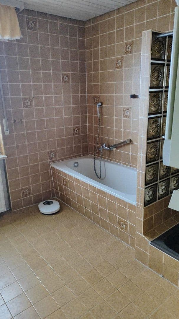 Prodej domu 112 m², pozemek 473 m², Lemgo, Severní Porýní-Vestfálsko Prodej domu 112 m², pozemek 473 m², Lemgo, Severní Porýní-Vestfálsko