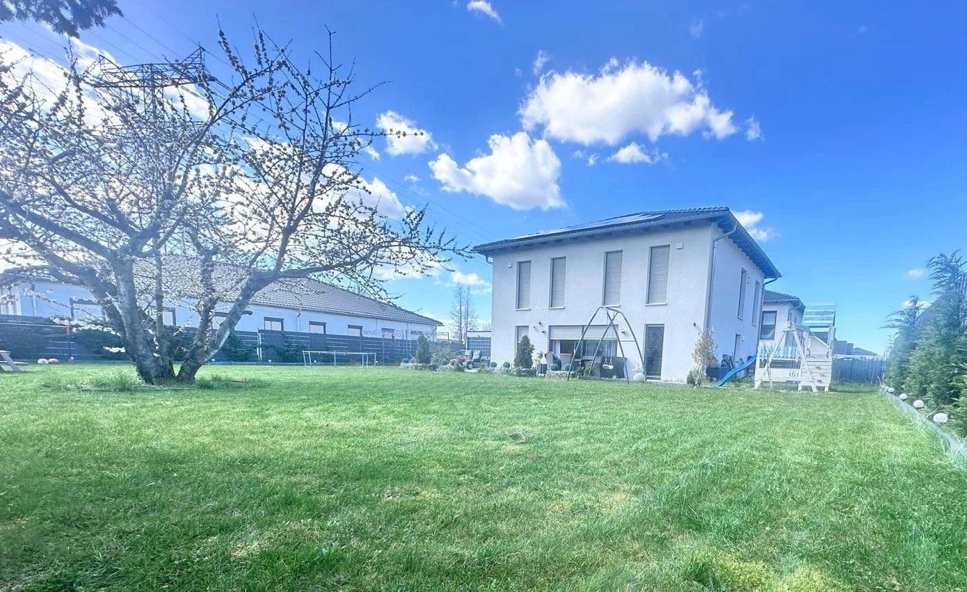 Prodej domu 160 m², pozemek 700 m², Taucha, Sasko Prodej domu 160 m², pozemek 700 m², Taucha, Sasko