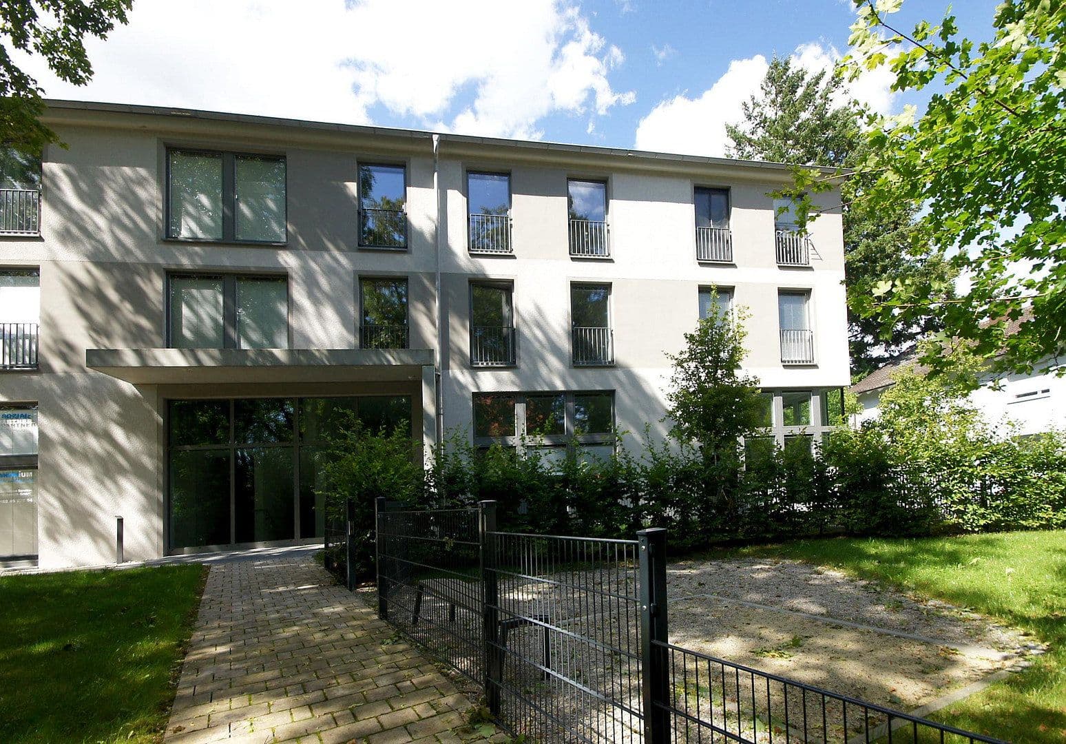 Pronájem bytu 2+1 69 m², Richard-Tauber-Straße 3, München, Bavorsko Pronájem bytu 2+1 69 m², Richard-Tauber-Straße 3, München, Bavorsko