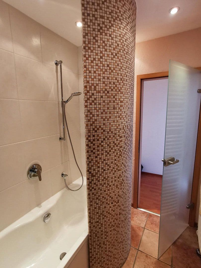 Prodej domu 144 m², pozemek 870 m², Josef-Steins-Straße 72, Dormagen, Severní Porýní-Vestfálsko Prodej domu 144 m², pozemek 870 m², Josef-Steins-Straße 72, Dormagen, Severní Porýní-Vestfálsko