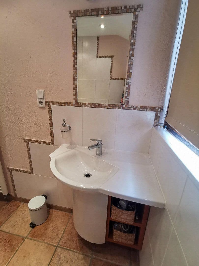 Prodej domu 144 m², pozemek 870 m², Josef-Steins-Straße 72, Dormagen, Severní Porýní-Vestfálsko Prodej domu 144 m², pozemek 870 m², Josef-Steins-Straße 72, Dormagen, Severní Porýní-Vestfálsko