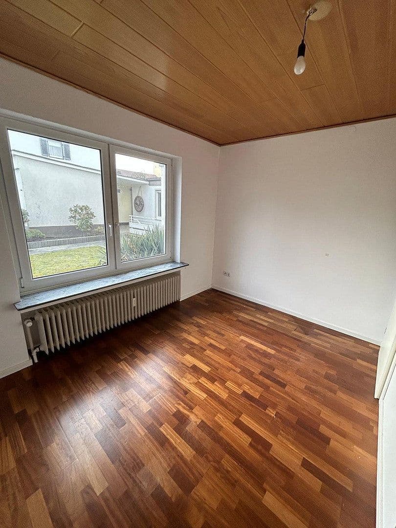 Pronájem bytu 4+1 105 m², Brakerstr. 17, Bielefeld, Severní Porýní-Vestfálsko Pronájem bytu 4+1 105 m², Brakerstr. 17, Bielefeld, Severní Porýní-Vestfálsko