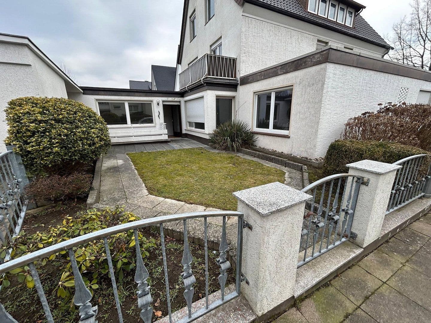 Pronájem bytu 4+1 105 m², Brakerstr. 17, Bielefeld, Severní Porýní-Vestfálsko Pronájem bytu 4+1 105 m², Brakerstr. 17, Bielefeld, Severní Porýní-Vestfálsko