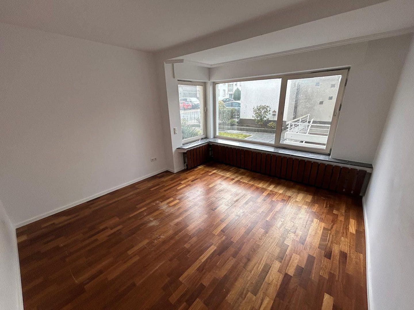 Pronájem bytu 4+1 105 m², Brakerstr. 17, Bielefeld, Severní Porýní-Vestfálsko Pronájem bytu 4+1 105 m², Brakerstr. 17, Bielefeld, Severní Porýní-Vestfálsko