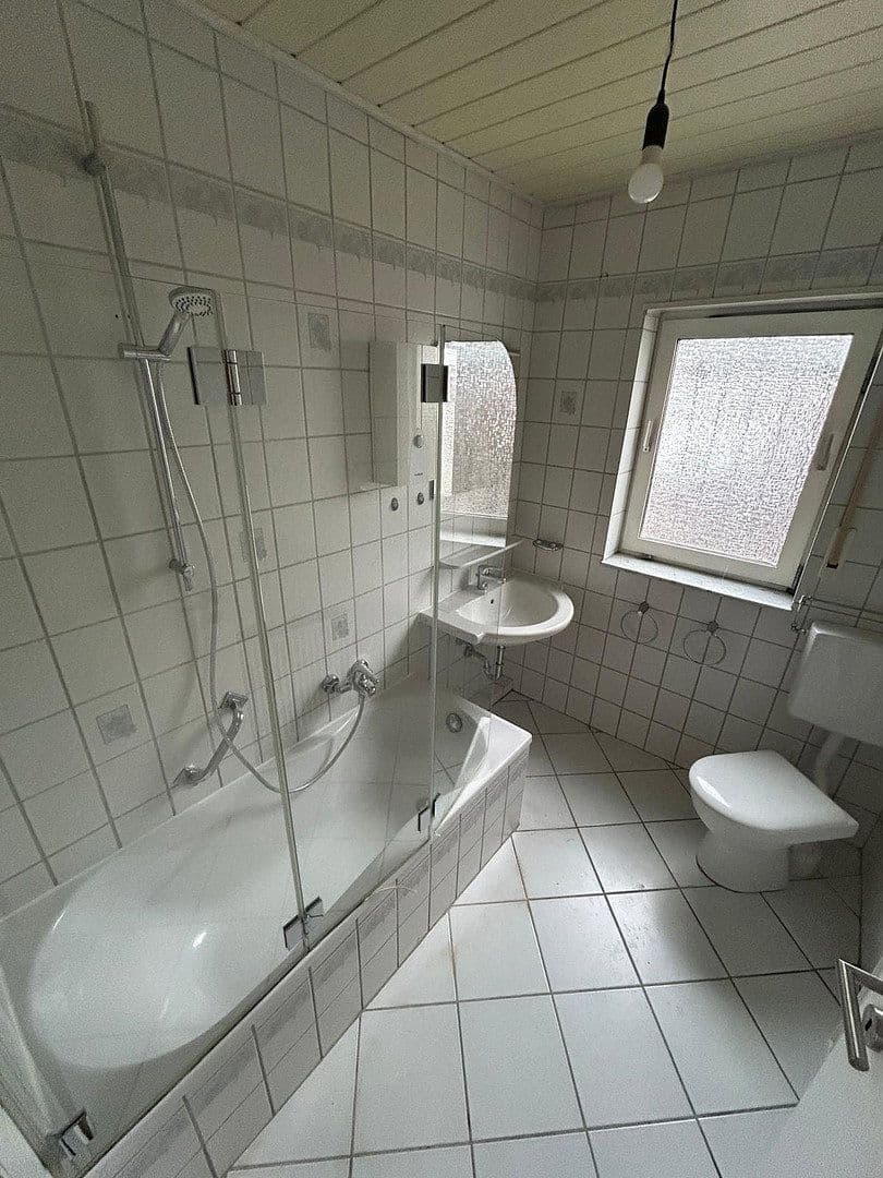 Pronájem bytu 4+1 105 m², Brakerstr. 17, Bielefeld, Severní Porýní-Vestfálsko Pronájem bytu 4+1 105 m², Brakerstr. 17, Bielefeld, Severní Porýní-Vestfálsko