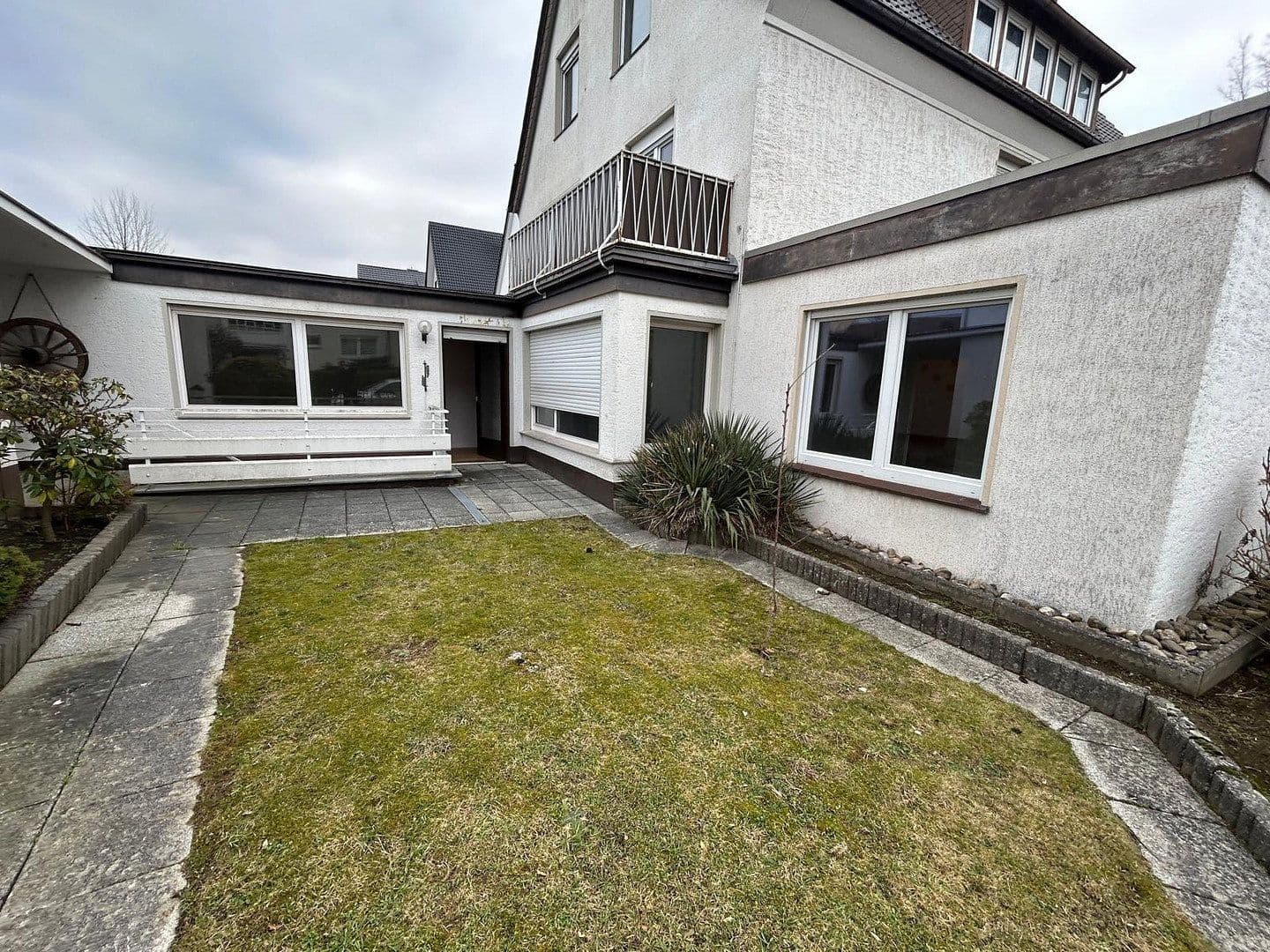 Pronájem bytu 4+1 105 m², Brakerstr. 17, Bielefeld, Severní Porýní-Vestfálsko Pronájem bytu 4+1 105 m², Brakerstr. 17, Bielefeld, Severní Porýní-Vestfálsko