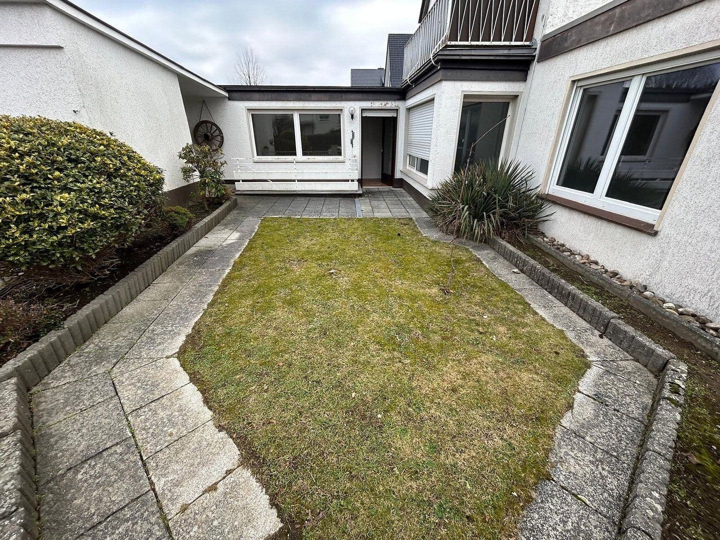 Pronájem bytu 4+1 105 m², Brakerstr. 17, Bielefeld, Severní Porýní-Vestfálsko Pronájem bytu 4+1 105 m², Brakerstr. 17, Bielefeld, Severní Porýní-Vestfálsko