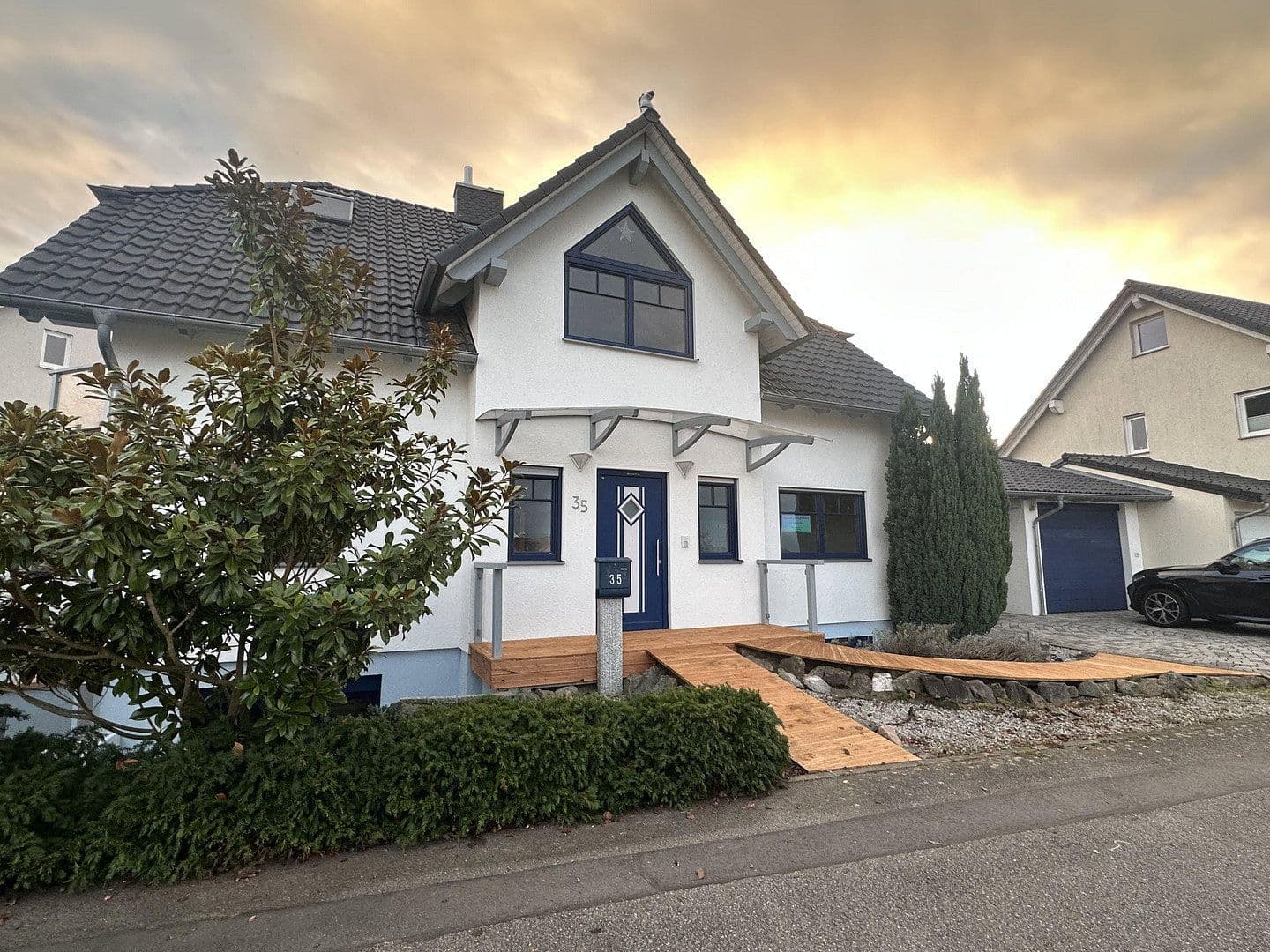 Prodej domu 310 m², pozemek 576 m², St. Leon-Rot, Bádensko-Württembersko Prodej domu 310 m², pozemek 576 m², St. Leon-Rot, Bádensko-Württembersko