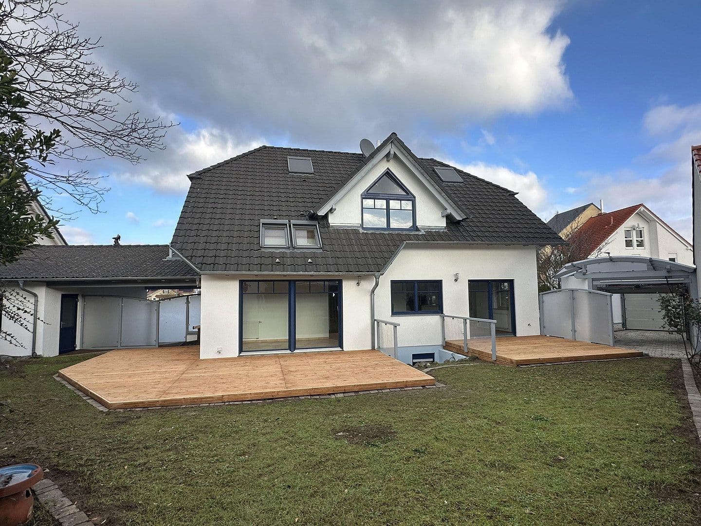 Prodej domu 310 m², pozemek 576 m², St. Leon-Rot, Bádensko-Württembersko Prodej domu 310 m², pozemek 576 m², St. Leon-Rot, Bádensko-Württembersko