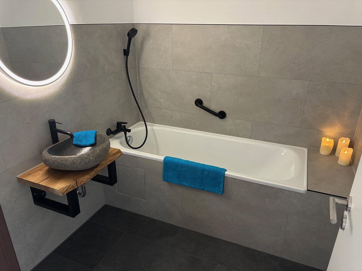 Prodej bytu 2+1 62 m², Am Drudenbogen 5, Fürstenfeldbruck, Bavorsko Prodej bytu 2+1 62 m², Am Drudenbogen 5, Fürstenfeldbruck, Bavorsko