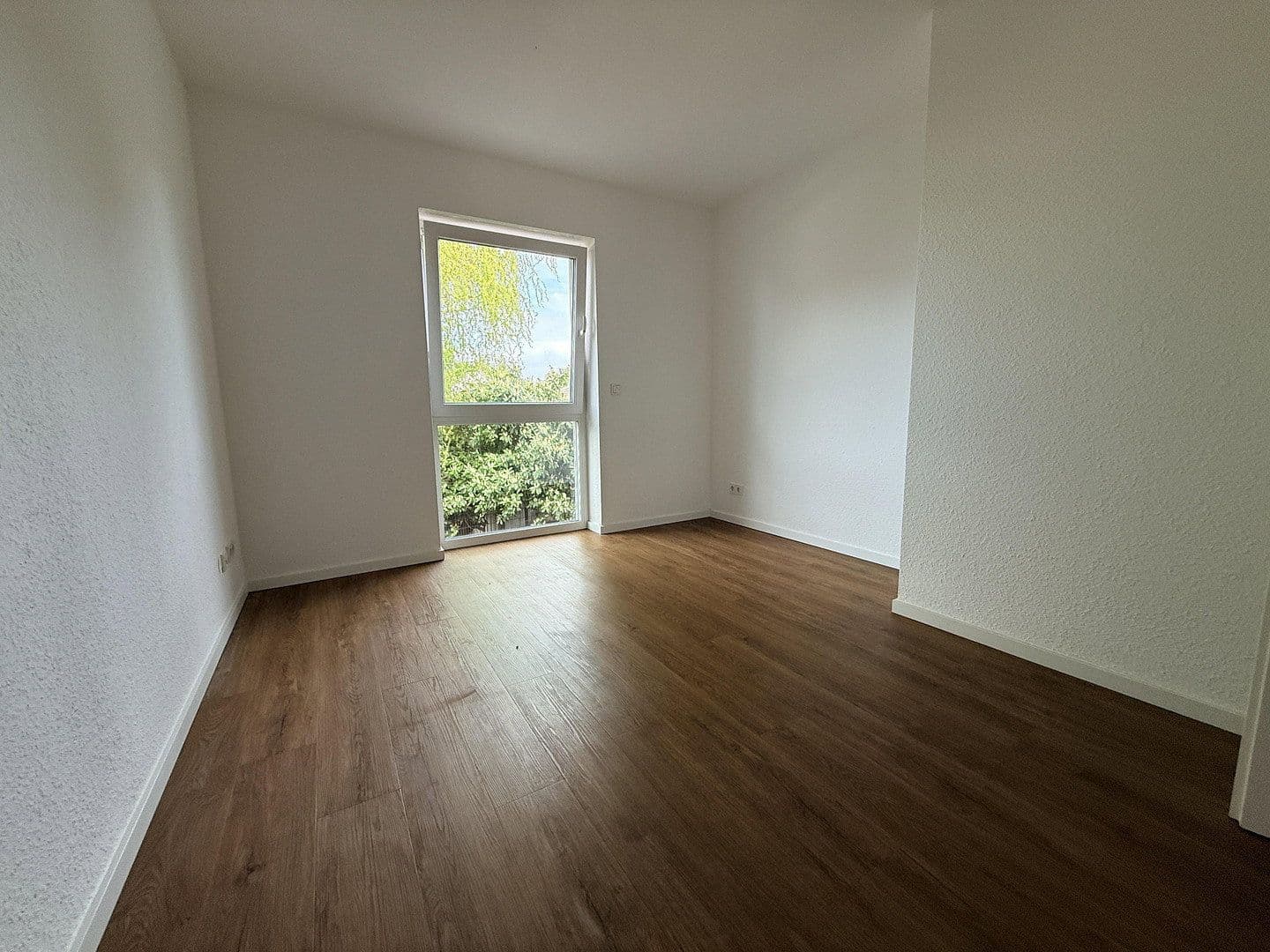 Pronájem domu 145 m², pozemek 123 m², Leonberger Straße 5a, Köln, Severní Porýní-Vestfálsko Pronájem domu 145 m², pozemek 123 m², Leonberger Straße 5a, Köln, Severní Porýní-Vestfálsko