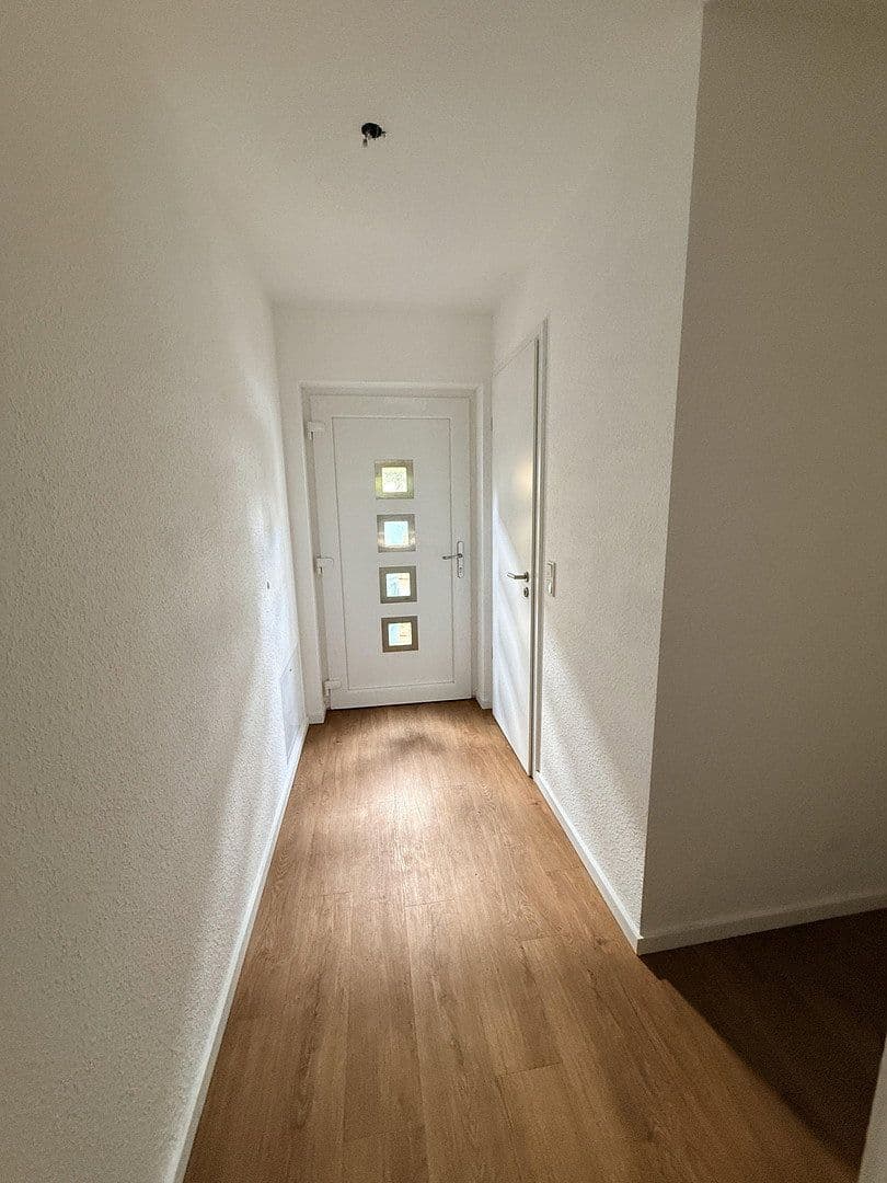Pronájem domu 145 m², pozemek 123 m², Leonberger Straße 5a, Köln, Severní Porýní-Vestfálsko Pronájem domu 145 m², pozemek 123 m², Leonberger Straße 5a, Köln, Severní Porýní-Vestfálsko