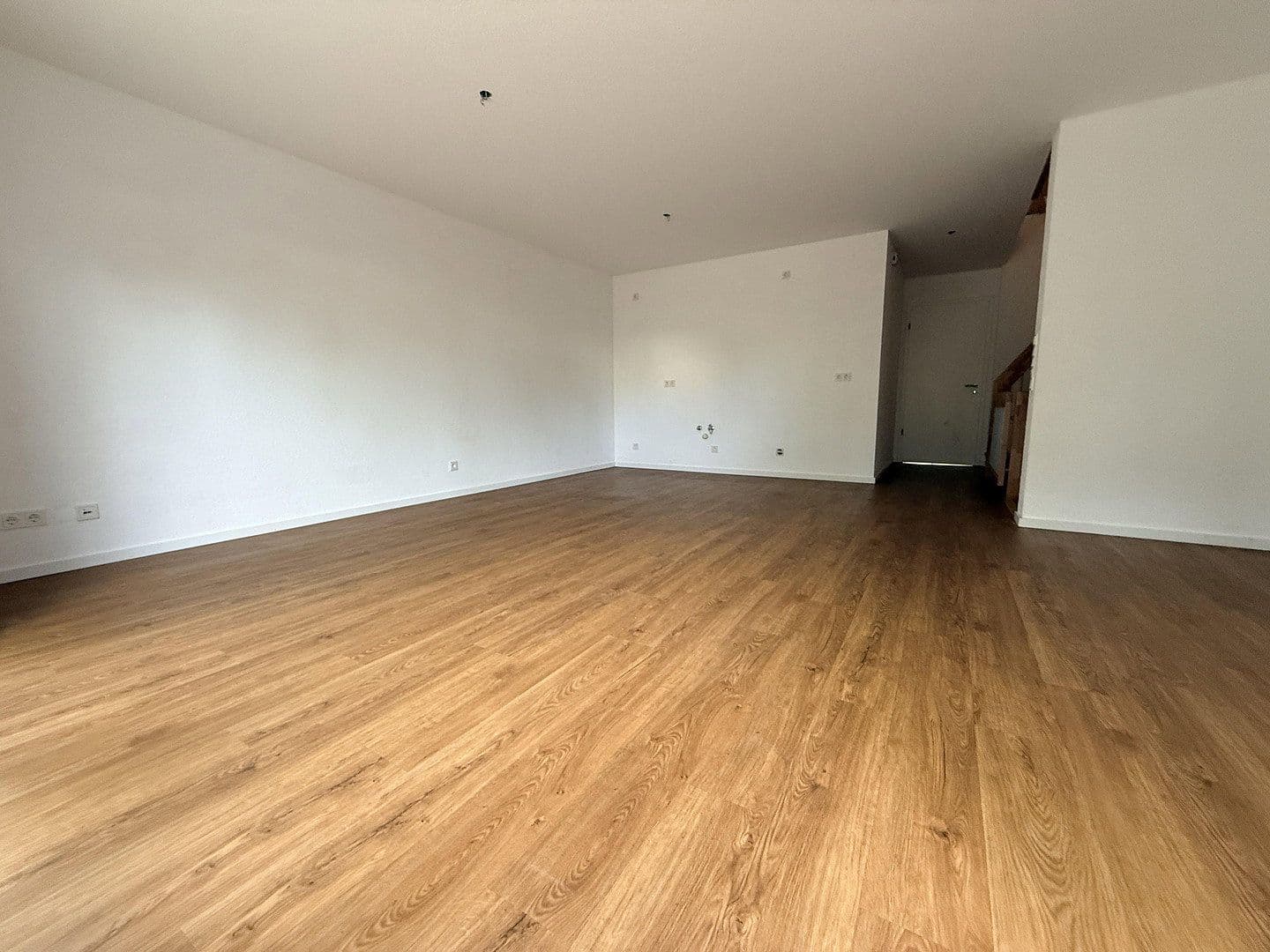 Pronájem domu 145 m², pozemek 123 m², Leonberger Straße 5a, Köln, Severní Porýní-Vestfálsko Pronájem domu 145 m², pozemek 123 m², Leonberger Straße 5a, Köln, Severní Porýní-Vestfálsko