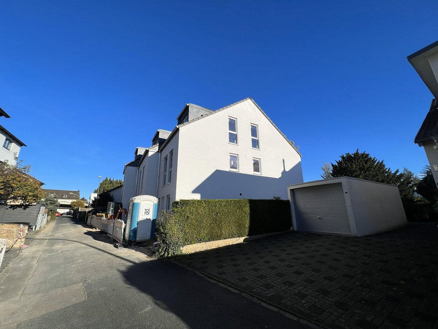 Pronájem domu 145 m², pozemek 123 m², Leonberger Straße 5a, Köln, Severní Porýní-Vestfálsko Pronájem domu 145 m², pozemek 123 m², Leonberger Straße 5a, Köln, Severní Porýní-Vestfálsko