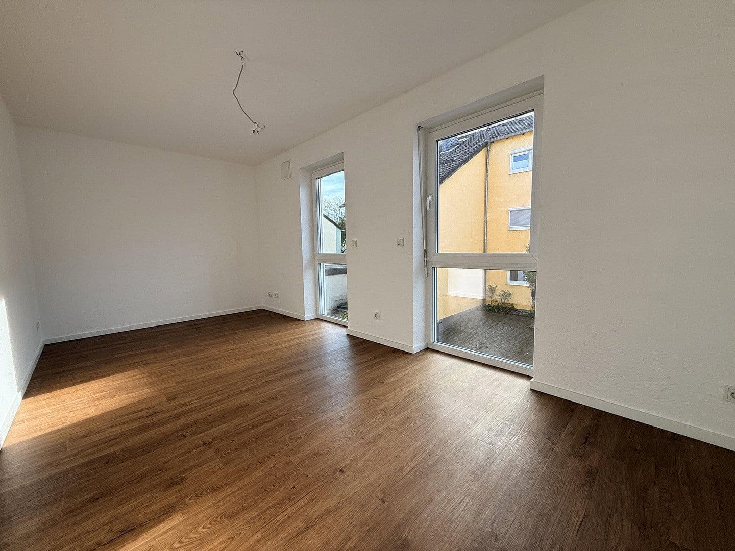 Pronájem domu 145 m², pozemek 123 m², Leonberger Straße 5a, Köln, Severní Porýní-Vestfálsko Pronájem domu 145 m², pozemek 123 m², Leonberger Straße 5a, Köln, Severní Porýní-Vestfálsko