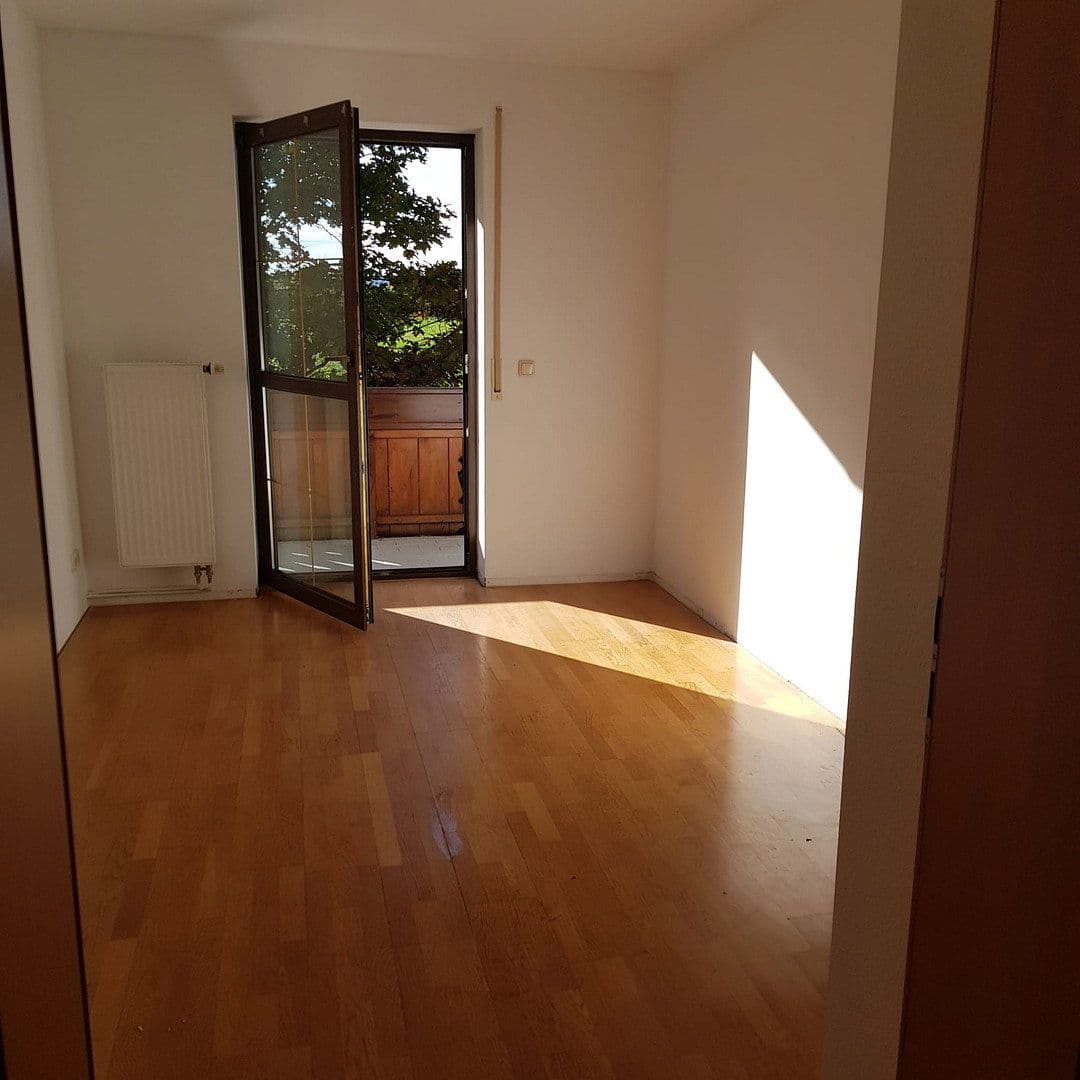 Pronájem bytu 3+1 82 m², Hinterm Hofanger, Taufkirchen, Bavorsko Pronájem bytu 3+1 82 m², Hinterm Hofanger, Taufkirchen, Bavorsko