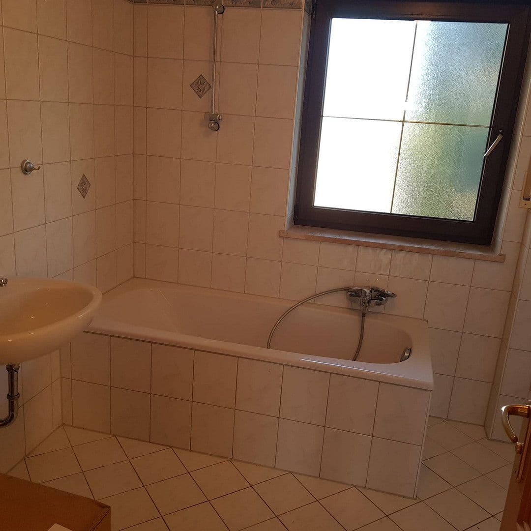 Pronájem bytu 3+1 82 m², Hinterm Hofanger, Taufkirchen, Bavorsko Pronájem bytu 3+1 82 m², Hinterm Hofanger, Taufkirchen, Bavorsko