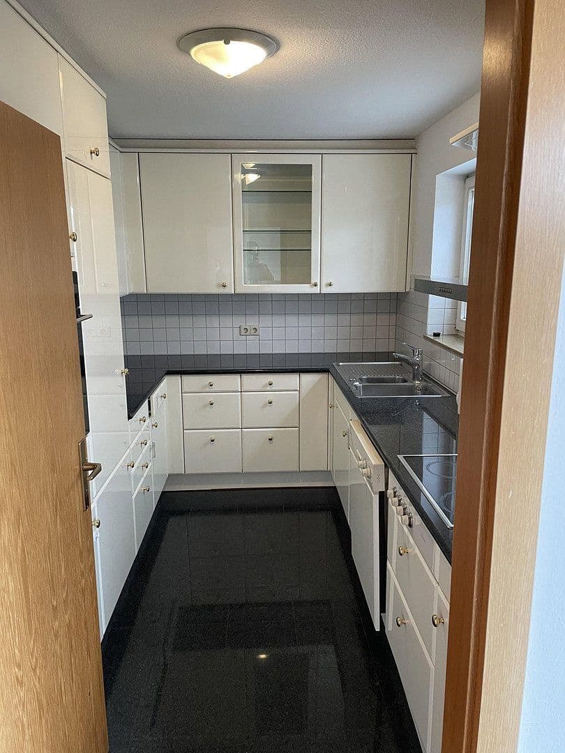 Pronájem bytu 3+1 85 m², Alleenstr. 79, Kirchheim unter Teck, Bádensko-Württembersko Pronájem bytu 3+1 85 m², Alleenstr. 79, Kirchheim unter Teck, Bádensko-Württembersko