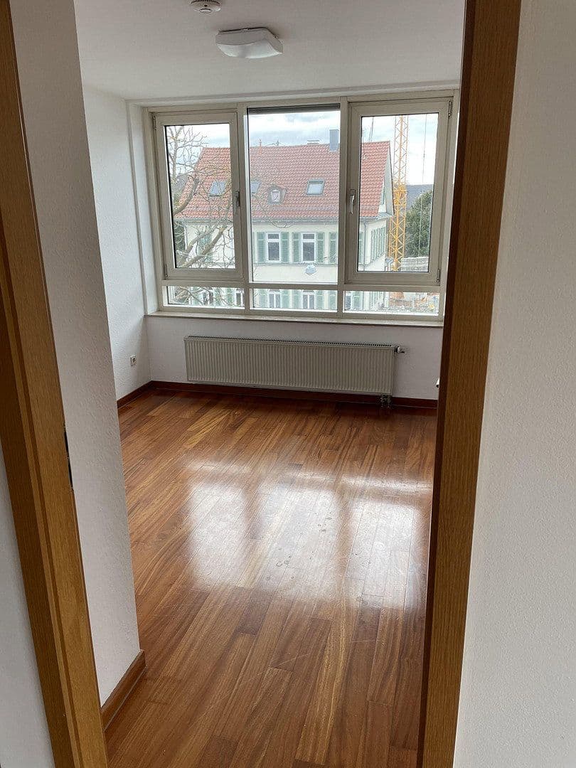 Pronájem bytu 3+1 85 m², Alleenstr. 79, Kirchheim unter Teck, Bádensko-Württembersko Pronájem bytu 3+1 85 m², Alleenstr. 79, Kirchheim unter Teck, Bádensko-Württembersko