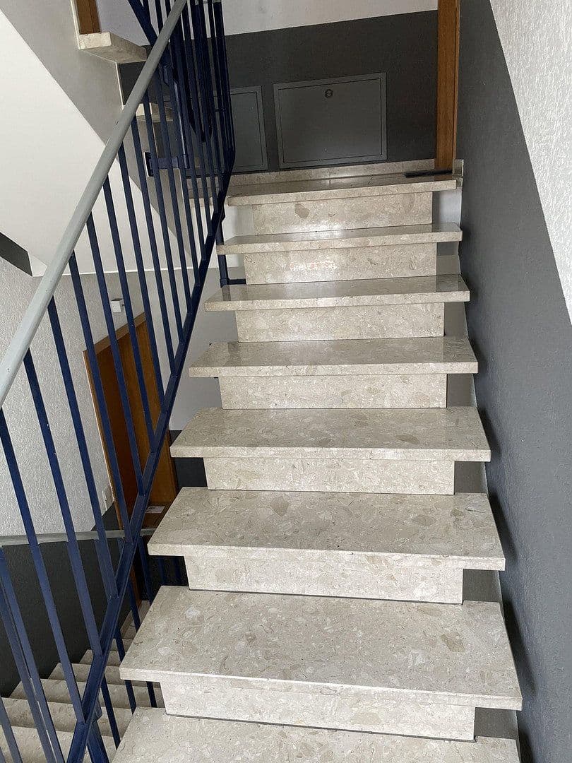 Pronájem bytu 3+1 85 m², Alleenstr. 79, Kirchheim unter Teck, Bádensko-Württembersko Pronájem bytu 3+1 85 m², Alleenstr. 79, Kirchheim unter Teck, Bádensko-Württembersko