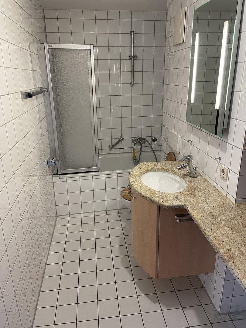 Pronájem bytu 3+1 85 m², Alleenstr. 79, Kirchheim unter Teck, Bádensko-Württembersko Pronájem bytu 3+1 85 m², Alleenstr. 79, Kirchheim unter Teck, Bádensko-Württembersko