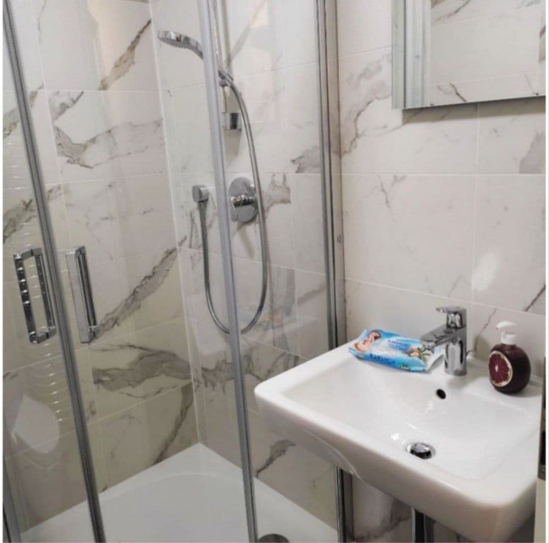 Pronájem bytu 1+kk 25 m², Tyršova, Praha, Praha Pronájem bytu 1+kk 25 m², Tyršova, Praha, Praha