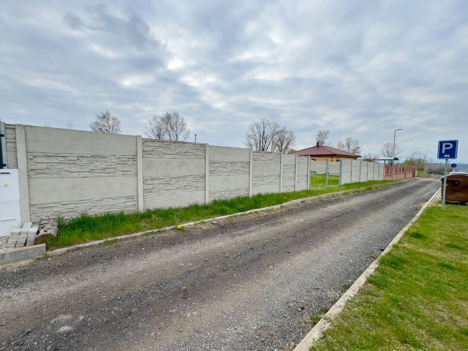 Prodej pozemku 1.369 m², Žatec, Ústecký kraj Prodej pozemku 1.369 m², Žatec, Ústecký kraj