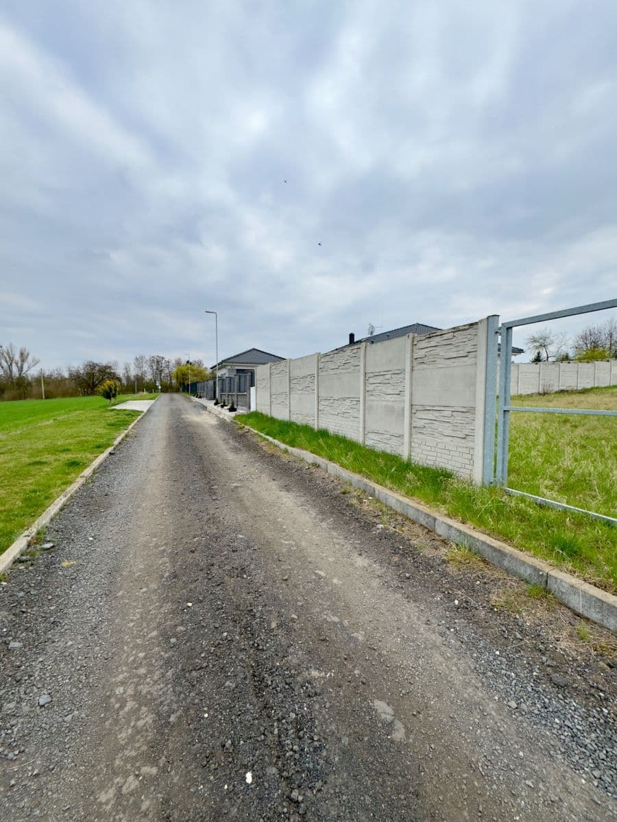 Prodej pozemku 1.369 m², Žatec, Ústecký kraj Prodej pozemku 1.369 m², Žatec, Ústecký kraj