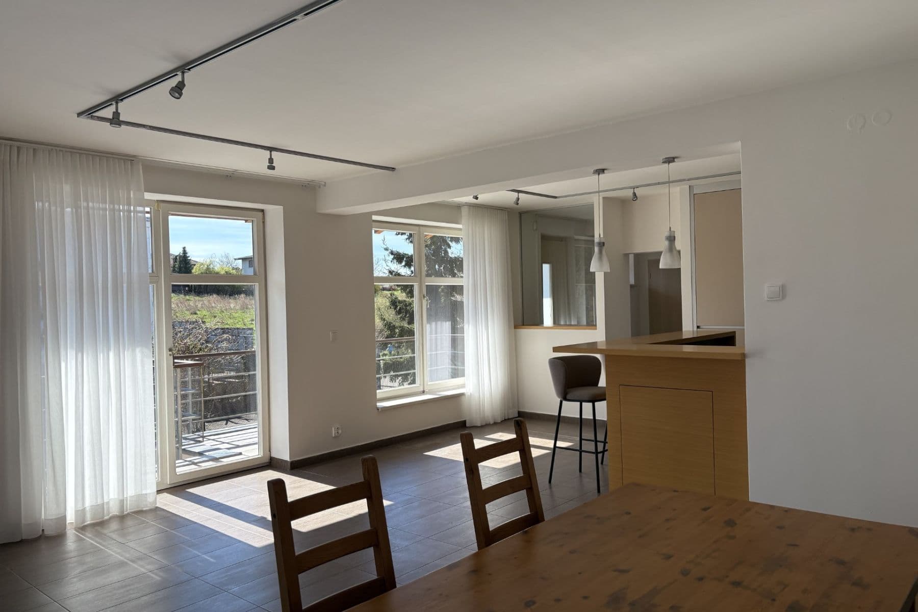 Pronájem bytu 4+kk 141 m², Chelčického, Roztoky, Středočeský kraj Pronájem bytu 4+kk 141 m², Chelčického, Roztoky, Středočeský kraj