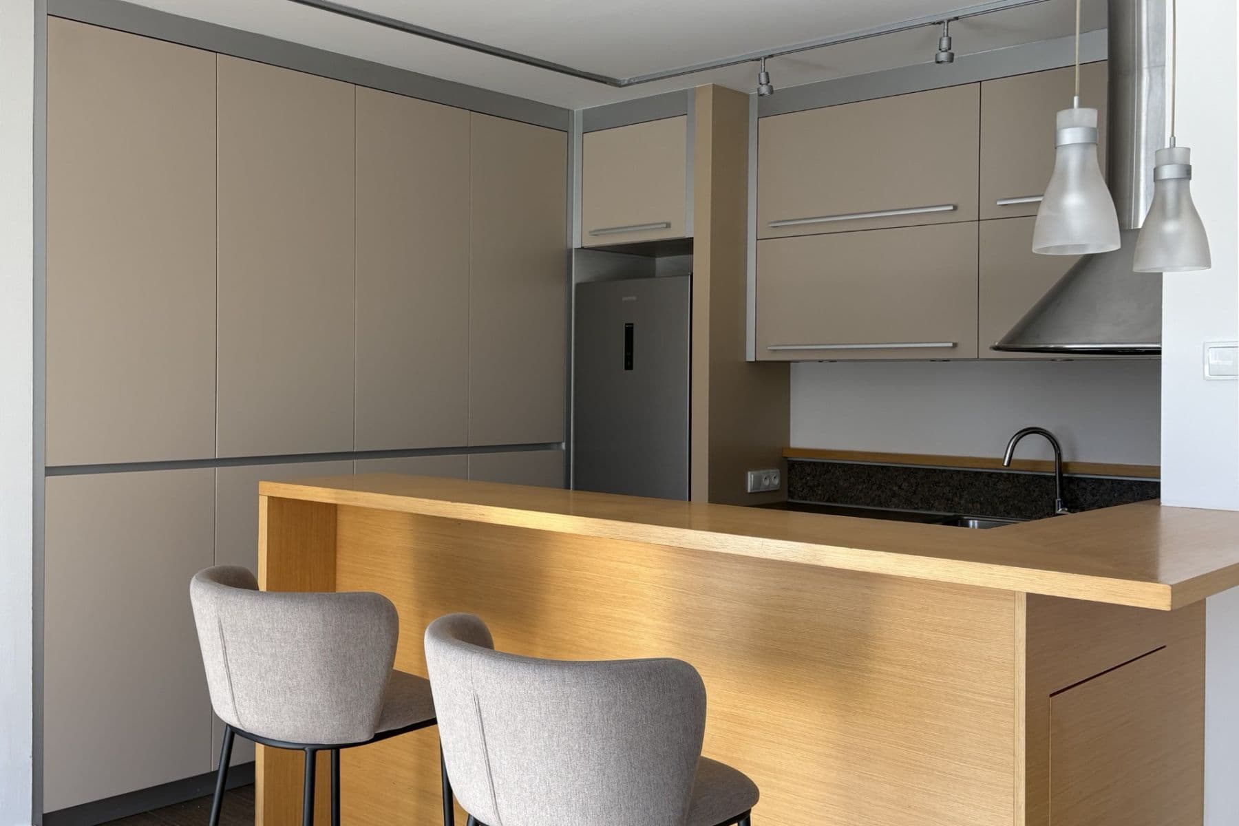 Pronájem bytu 4+kk 141 m², Chelčického, Roztoky, Středočeský kraj Pronájem bytu 4+kk 141 m², Chelčického, Roztoky, Středočeský kraj