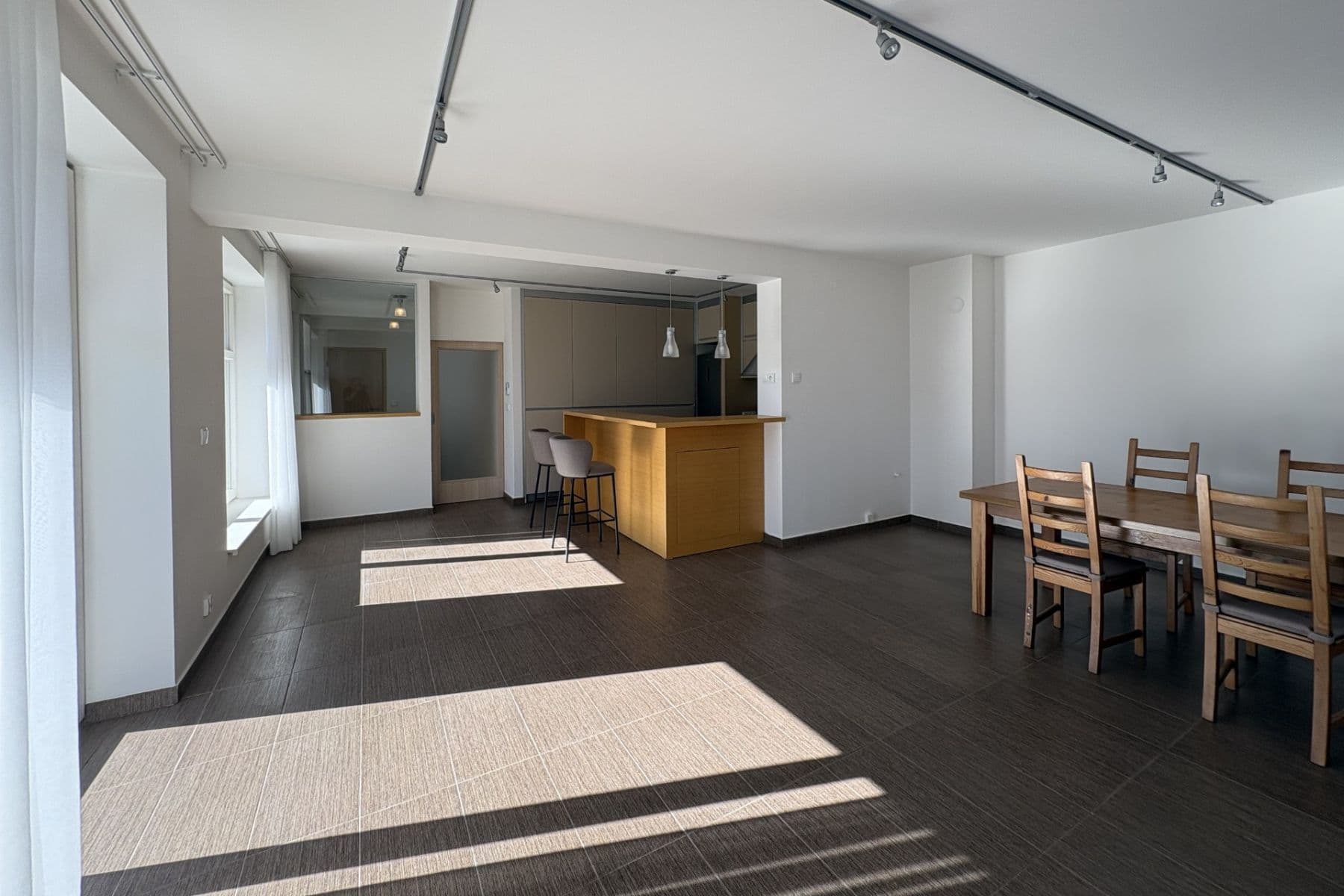 Pronájem bytu 4+kk 141 m², Chelčického, Roztoky, Středočeský kraj Pronájem bytu 4+kk 141 m², Chelčického, Roztoky, Středočeský kraj