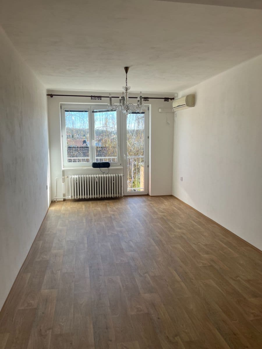 Pronájem bytu 2+1 49 m², Sadská, Praha, Praha Pronájem bytu 2+1 49 m², Sadská, Praha, Praha