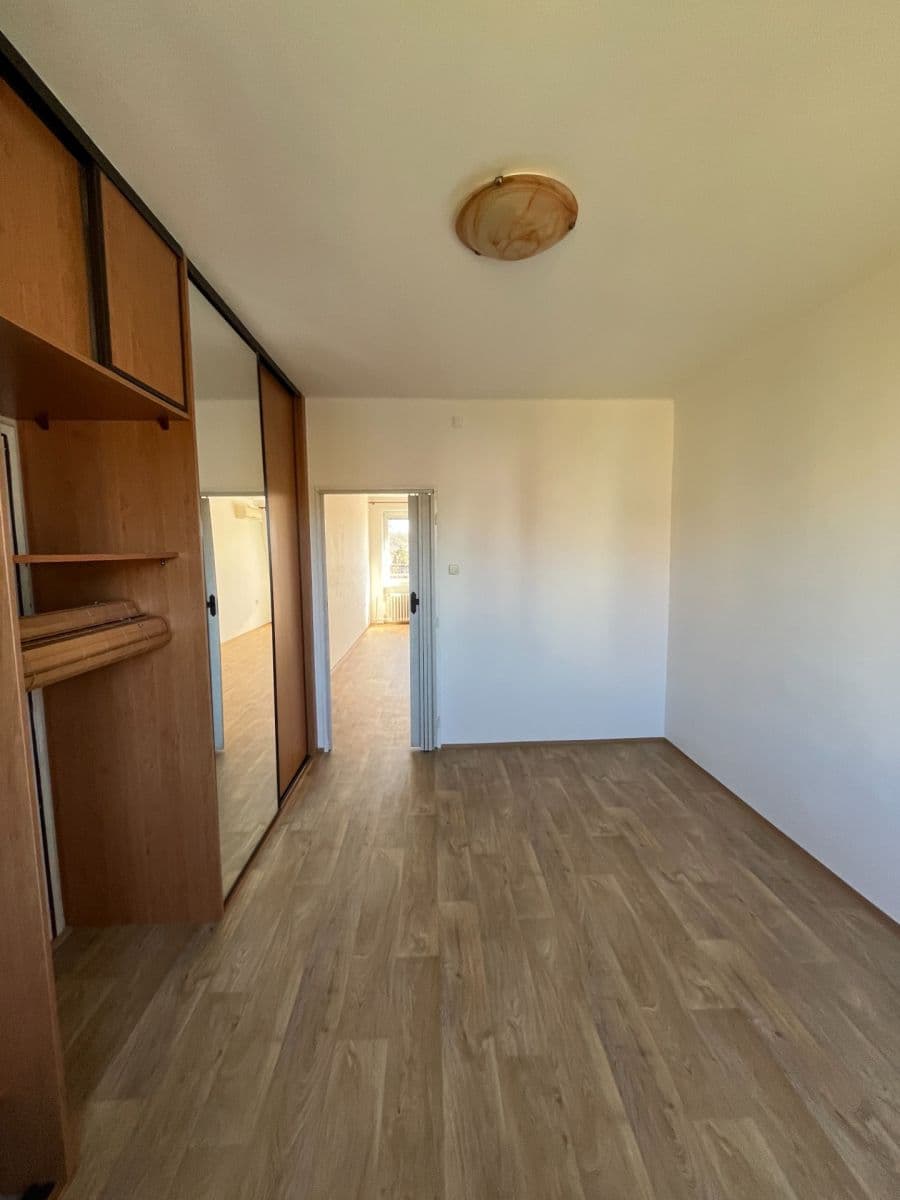 Pronájem bytu 2+1 49 m², Sadská, Praha, Praha Pronájem bytu 2+1 49 m², Sadská, Praha, Praha
