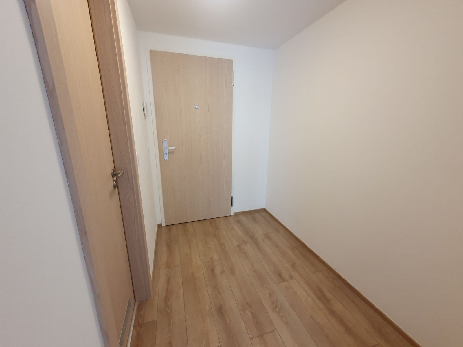 Pronájem bytu 1+kk 27 m², Nebřenická, Praha, Praha Pronájem bytu 1+kk 27 m², Nebřenická, Praha, Praha