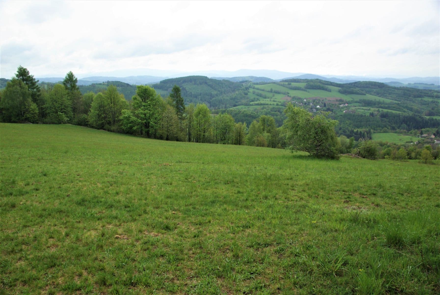 Prodej pozemku 18.568 m², Jakubovice, Olomoucký kraj Prodej pozemku 18.568 m², Jakubovice, Olomoucký kraj