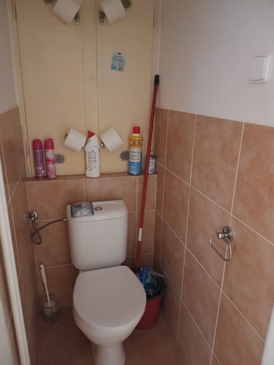 Pronájem bytu 3+1 70 m², Na Šutce, Praha, Praha Pronájem bytu 3+1 70 m², Na Šutce, Praha, Praha