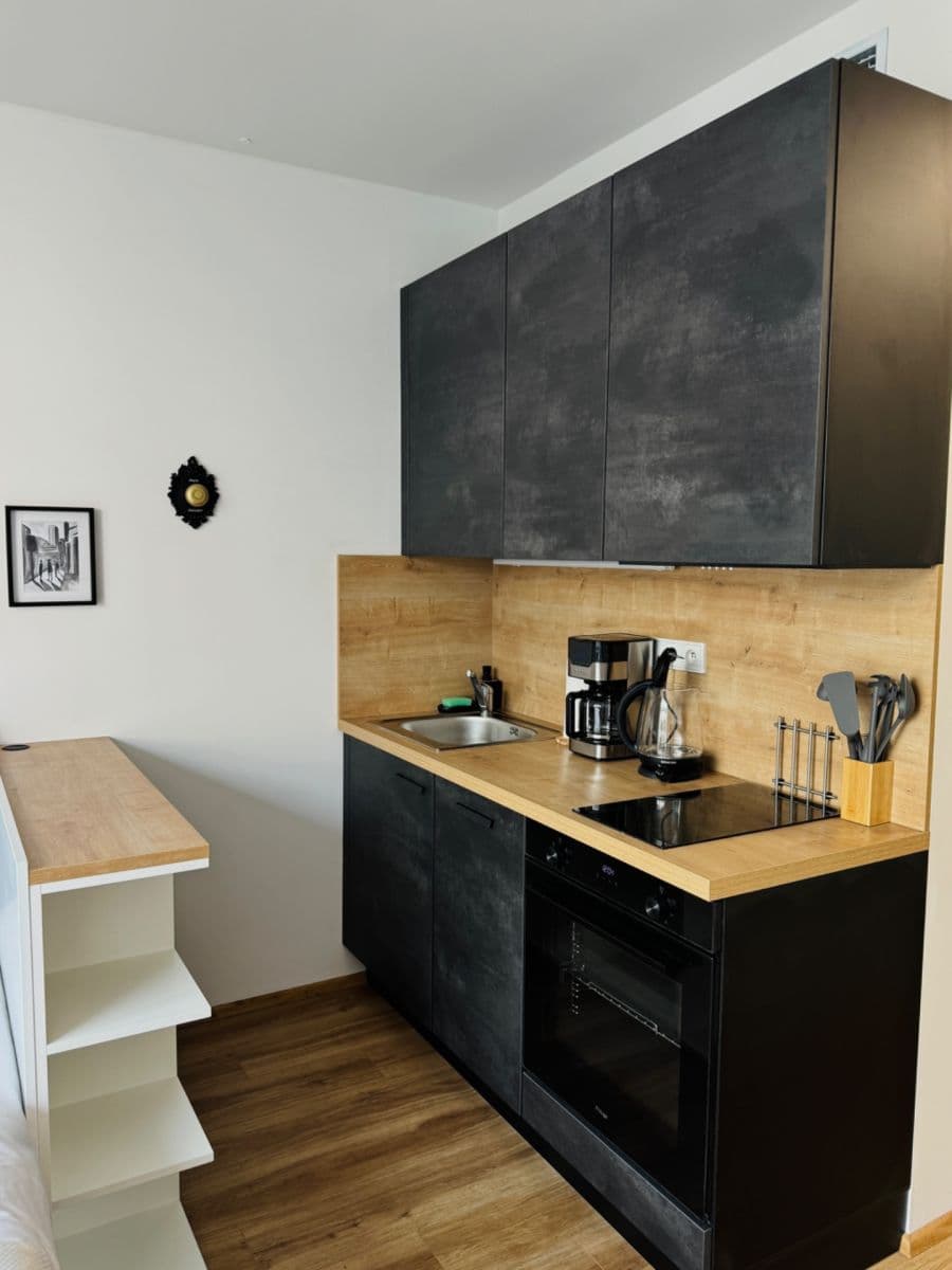 Prodej bytu 1+kk 22 m², Plzeňská, Praha, Praha Prodej bytu 1+kk 22 m², Plzeňská, Praha, Praha