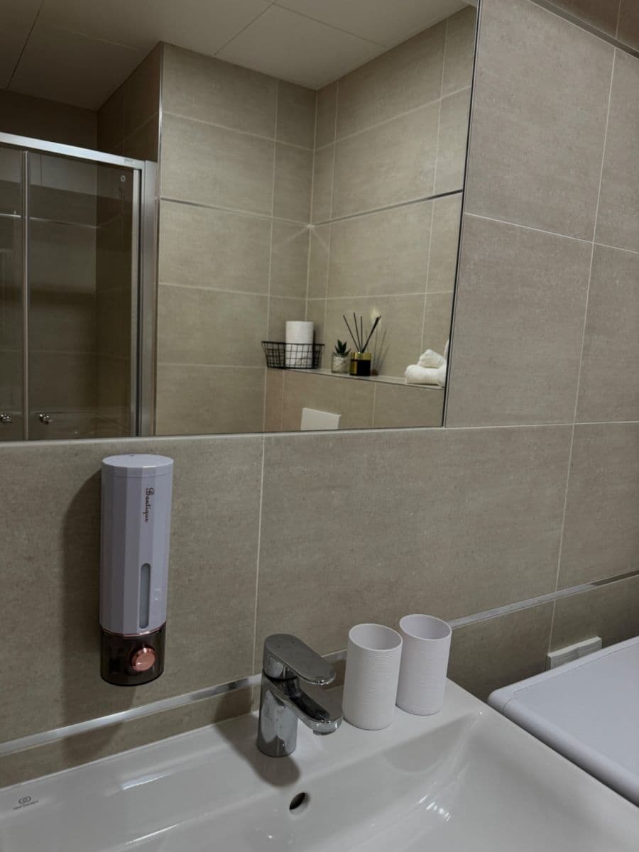 Prodej bytu 1+kk 22 m², Plzeňská, Praha, Praha Prodej bytu 1+kk 22 m², Plzeňská, Praha, Praha