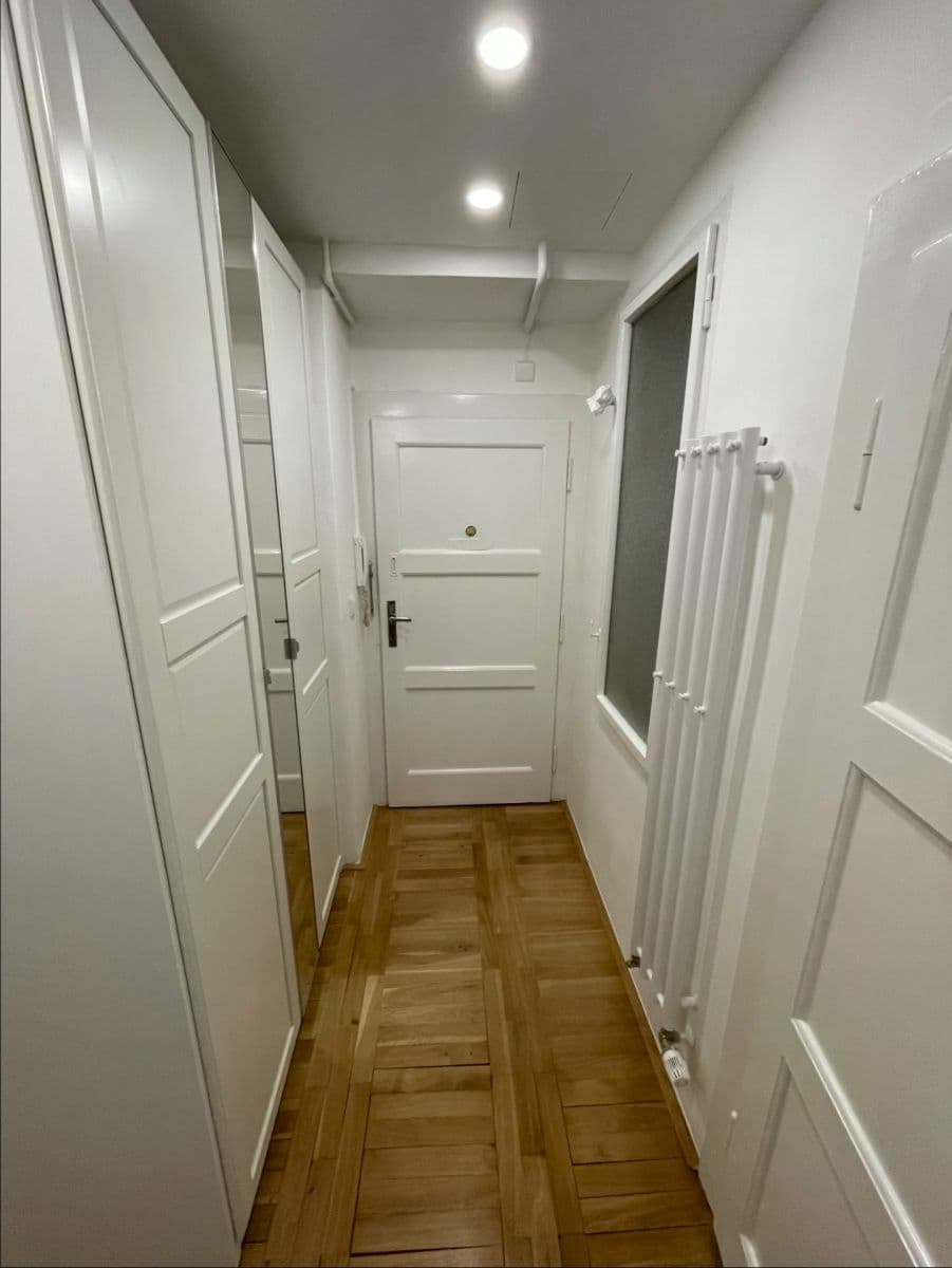 Pronájem bytu 2+kk 50 m², Biskupcova, Praha, Praha Pronájem bytu 2+kk 50 m², Biskupcova, Praha, Praha