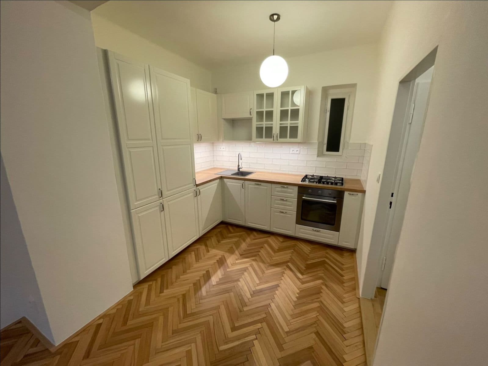 Pronájem bytu 2+kk 50 m², Biskupcova, Praha, Praha Pronájem bytu 2+kk 50 m², Biskupcova, Praha, Praha