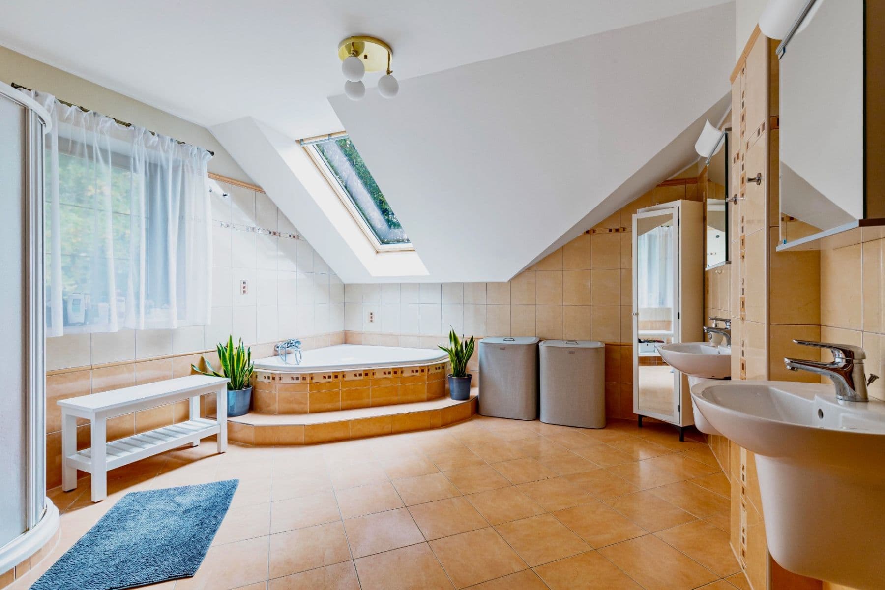 Prodej domu 264 m², pozemek 1.343 m², Benešov, Středočeský kraj Prodej domu 264 m², pozemek 1.343 m², Benešov, Středočeský kraj