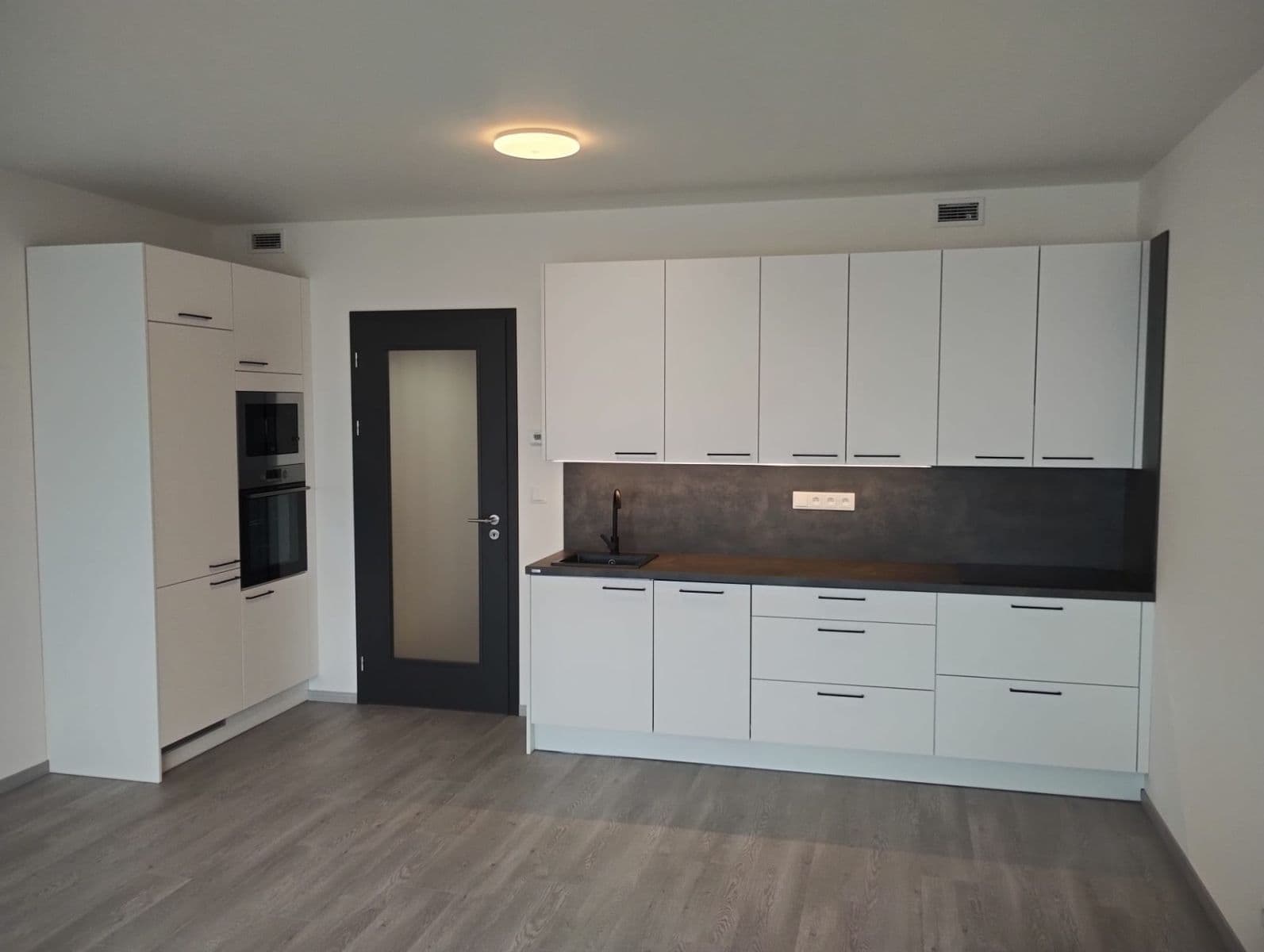 Pronájem bytu 1+kk 47 m², Poděbradská, Praha, Praha Pronájem bytu 1+kk 47 m², Poděbradská, Praha, Praha