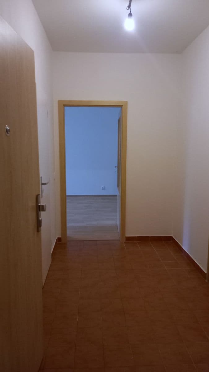 Pronájem bytu 3+1 68 m², Nad Štolami, Odolena Voda, Středočeský kraj Pronájem bytu 3+1 68 m², Nad Štolami, Odolena Voda, Středočeský kraj