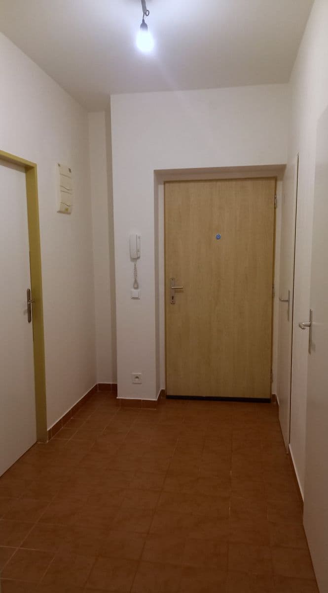 Pronájem bytu 3+1 68 m², Nad Štolami, Odolena Voda, Středočeský kraj Pronájem bytu 3+1 68 m², Nad Štolami, Odolena Voda, Středočeský kraj