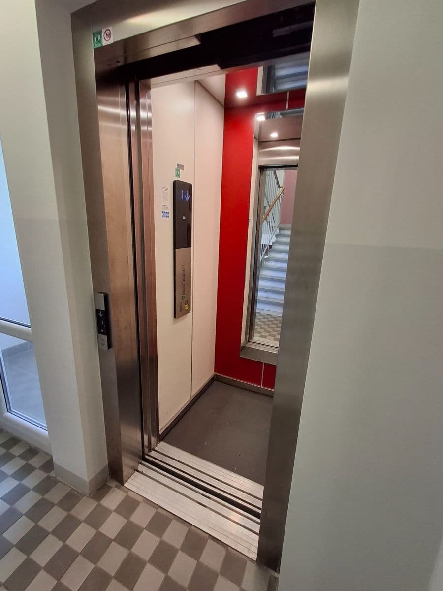 Prodej bytu 2+kk 35 m², Kapraďová, Praha, Praha Prodej bytu 2+kk 35 m², Kapraďová, Praha, Praha